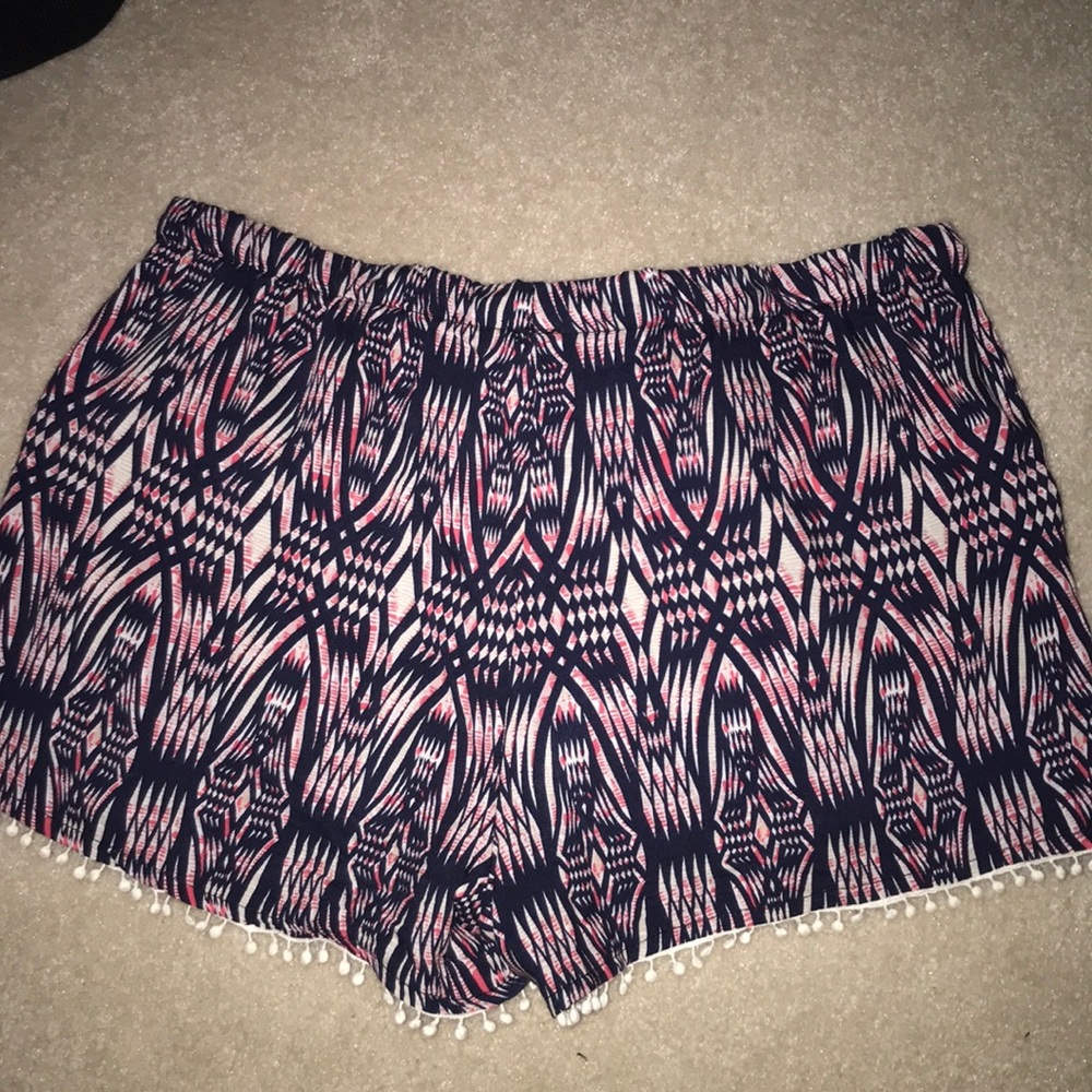 Patterned  shorts - Picture 2 of 2